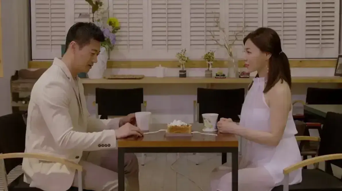 《邻居家妻子》韩国电影未删减1080P韩语中字在线观看-我邻居的老婆高清完整版-百度网盘夸克迅雷下载-《邻居家妻子》情感越界