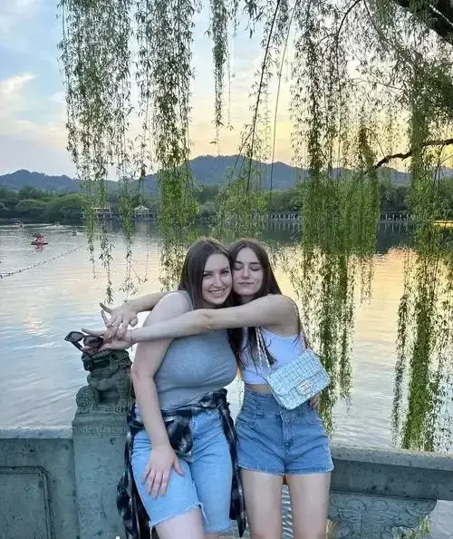 《艾玛马克斯的屈服》未删减版高清免费观看-啄木鸟系列电影《艾玛马克斯的屈服》HD完整版-国语中字无广告在线播放