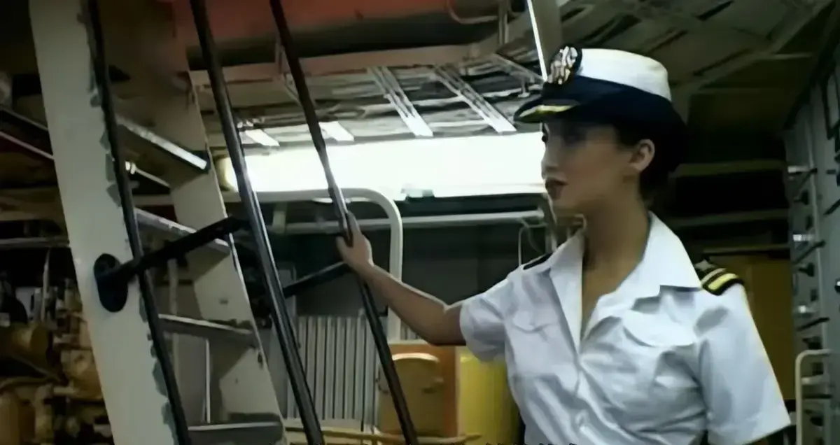《军舰上的女兵》1080P高清在线观看 - 军舰上的女兵未删减版免费看全集 - 卡楚米主演中文版全网同步更新