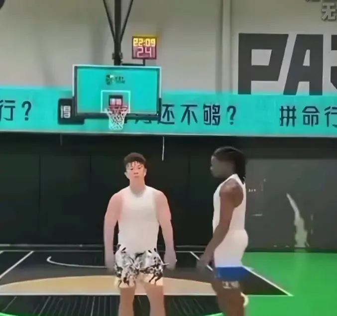 《牛教练的裤子》1V1单挑黑哥全程扒裤子爆笑名场面-《牛教练的裤子》HD高清在线观看-牛教练保卫裤腰带大战笑不活了全集
